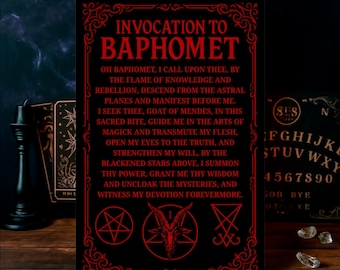 Może przedstawiać: Czarny plakat z czerwonym tekstem, z napisem "INVOCATION TO BAPHOMET" i rytualnym wierszem. Plakat zawiera symbole okultystyczne i jest obramowany dekoracyjnymi czerwonymi obwódkami. Widoczny jest pentagram, głowa kozła i inne symbole.