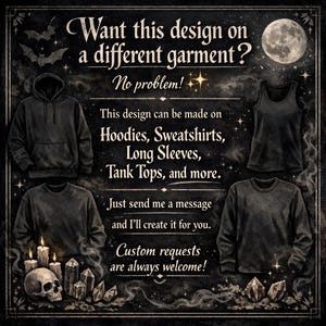 K&ouml;nnte beinhalten: Dunkles, gothisch inspiriertes Bild mit Text, der individuelle Designs auf Hoodies, Sweatshirts, Langarmshirts und Tanktops anbietet. Das Bild zeigt einen Vollmond, Flederm&auml;use und einen Totenkopf mit Kerzen und Kristallen. Der Text lautet: "Want this design on a different garment?"