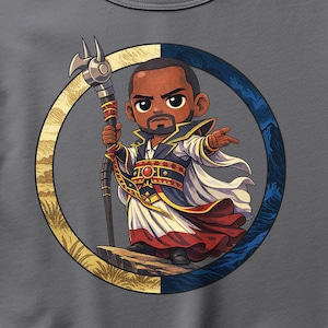 Puede incluir: Ilustración de dibujos animados de una figura con túnicas adornadas, sosteniendo un bastón y de pie sobre una roca. La figura está enmarcada por un diseño circular dorado y azul. Las túnicas son rojas, blancas y azules con detalles dorados.