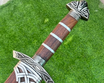 Espada vikinga de Damasco forjada a mano / Espada medieval personalizada con vaina de madera / Regalo único para él / Regalo de Navidad
