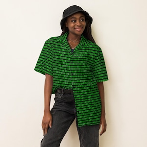 Camisa de programador unisex con estampado de código binario y botones, camisa hawaiana unisex para adultos con corte relajado y botones, regalo para él. imagen 7