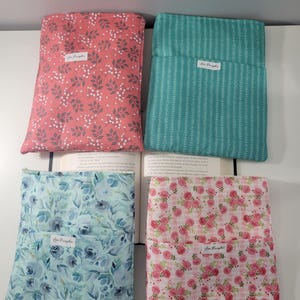 Protège-livres rembourré avec poche | Étui pour tablette et liseuse | Couverture de livre protectrice faite main | Manchon en tissu | Cadeau pour les lecteurs