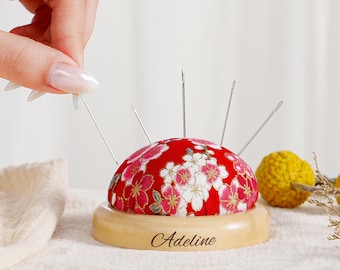 Personalized Pin Cushion with Engraved Wooden Base, Custom Needle Holder, Embroidered Pin Holder Gift, Sewing Lover Gift, Mother's Day Gift