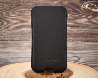 Apple iPhone 15 Pro/Max/Plus Sleeve Case Pouch - Black - Italian Leather - Handmade in UK - Apex Design