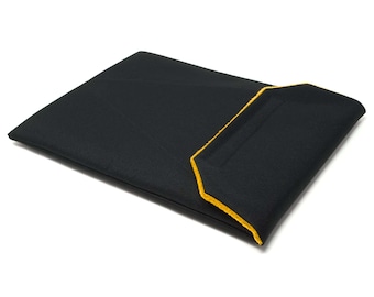 Etui na laptopa Frame 16 z płótna Everyday Plus, ręcznie robione, czarne