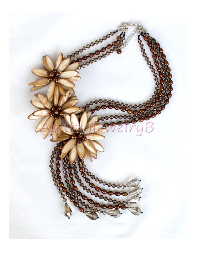 Luxurious Natural Freshwater Pearl shell crystal Flower Necklace sister gift mothers gift friend gift wedding gift Statement Necklace