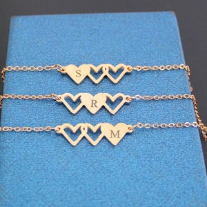 Pulseras de letras iniciales personalizadas Pulsera de la amistad para 3, Pulsera de hermana, 3 corazones compuestos de amistad, Regalo para amigos / mejores amigos