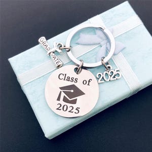 Customize Initial Keychain 2025 graduation gift, Follow you dreams ,Graduation 2025, Graduation gift,College graduation,Graduation keychain