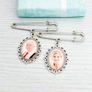 Personalized Brooch Pin for Women Fashion Custom Wedding Bouquet Photo Charm Pin Vintage Corsage Pins Set for Wedding Memorial Gift