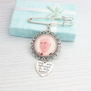 Personalized Brooch Pin for Women Fashion Custom Wedding Bouquet Photo Charm Pin Vintage Corsage Pins Set for Wedding Memorial Gift