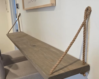 Estante flotante de madera maciza / Decoración de barra de café con cuerda náutica