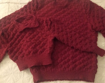 Hand-knit women's cropped jumper with collar.