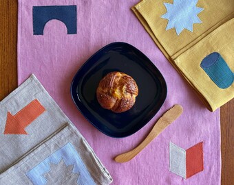 Linen appliqué patterned "Dream dinner' napkin