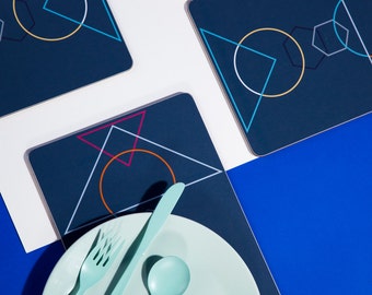 Rectangle 'Outlines' patterned table mat set