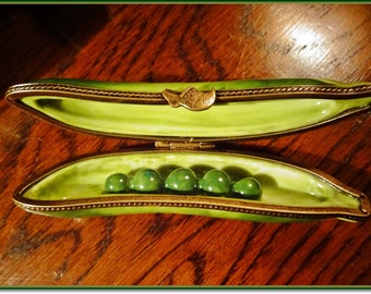 Rare Limoges Ceramic Pea-Pod Complete With Little Green Peas, Beautiful Limoges Vegetable, Hinged Porcelain Box,Hand Painted