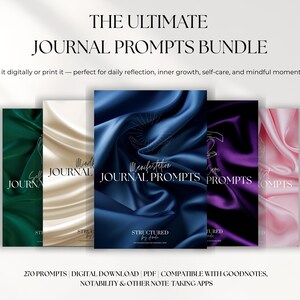 Könnte beinhalten: Das Ultimate Journal Prompts Bundle mit fünf Journalen. Die Cover sind in Grün, Creme, Marineblau, Lila und Rosa gehalten und haben eine seidenartige Textur. Titel sind "Self Journal", "Mindful Journal", "Manifestation Journal Prompts", "Care Prompts" und "List Prompts".
