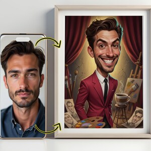 以下が含まれることがあります： 赤いスーツ、黒いネクタイ、白いシャツを着た男性の額装された似顔絵。大きな笑顔。アートワークには、パレット、イーゼル、コーヒーカップ、肖像画が含まれています。スマートフォンには男性の写真が表示されています。