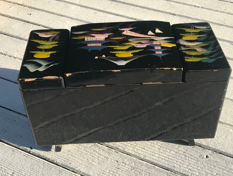 Vintage Chinese laquer vanity box 1950\u2019s