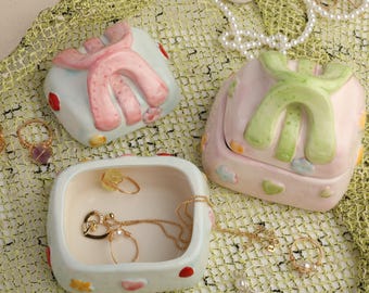 Kokette Schmuckschatulle, handgemachte keramische Schmuckschachtel, niedliches Eitelkeitsdekor, Pastell-Geldbeutel-Kasten-Geschenk für sie