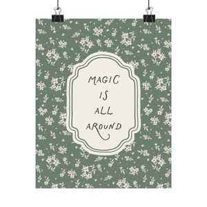 Magic is All around Poster, Vintage Kinderzimmer Wandkunst, Gedrucktes Poster, Woodland Kinderzimmer Art, Cottagecore Kinderzimmer Dekor Bild 2