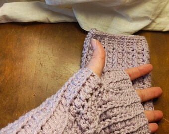 Fingerless light purple Gloves