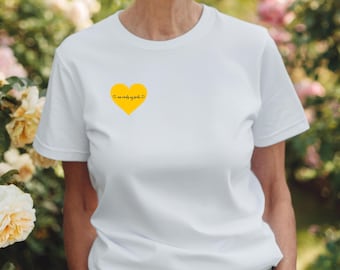 Minimalist  Heart T-shirt , Boho graphic Tee, Motivational T shirt,  Cute Love Shirt, Heart Lover Gift Tee, Personalisation shirt