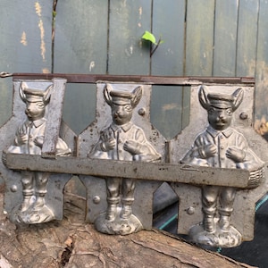 Vintage Home Decor Ornaments Victorian Chocolate Molds Easter Bunny Rabbit Postal Collectible