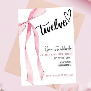 Invitation de fête d'anniversaire modifiable pour le 12e anniversaire | Invitation anniversaire de mariage | Invitation 12e anniversaire | Modèle de toile | E Inviter | Invitation noeud rose |