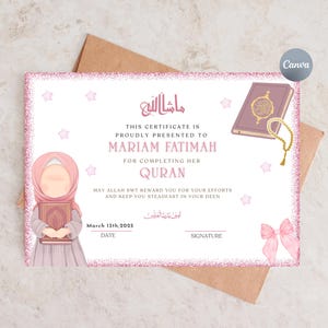 Może przedstawiać: Różowy certyfikat z kropkowaną obwódką, z tekstem "THIS CERTIFICATE IS PROUDLY PRESENTED TO MARIAM FATIMAH FOR COMPLETING HER QURAN." Zawiera ilustrację dziewczyny w hidżabie i Koran.
