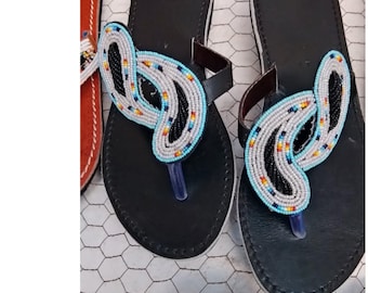 Sandalias africanas con cuentas hechas a mano: zapatos bohemios de cuero para mujer