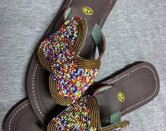 Sandalias africanas con cuentas hechas a mano: zapatos bohemios de cuero para mujer