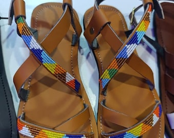 Sandalias africanas con cuentas hechas a mano: zapatos bohemios de cuero para mujer