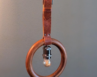 Turnring Lamp / Gymring Lamp – Handgefertigte Pendelleuchte aus Holz & Leder