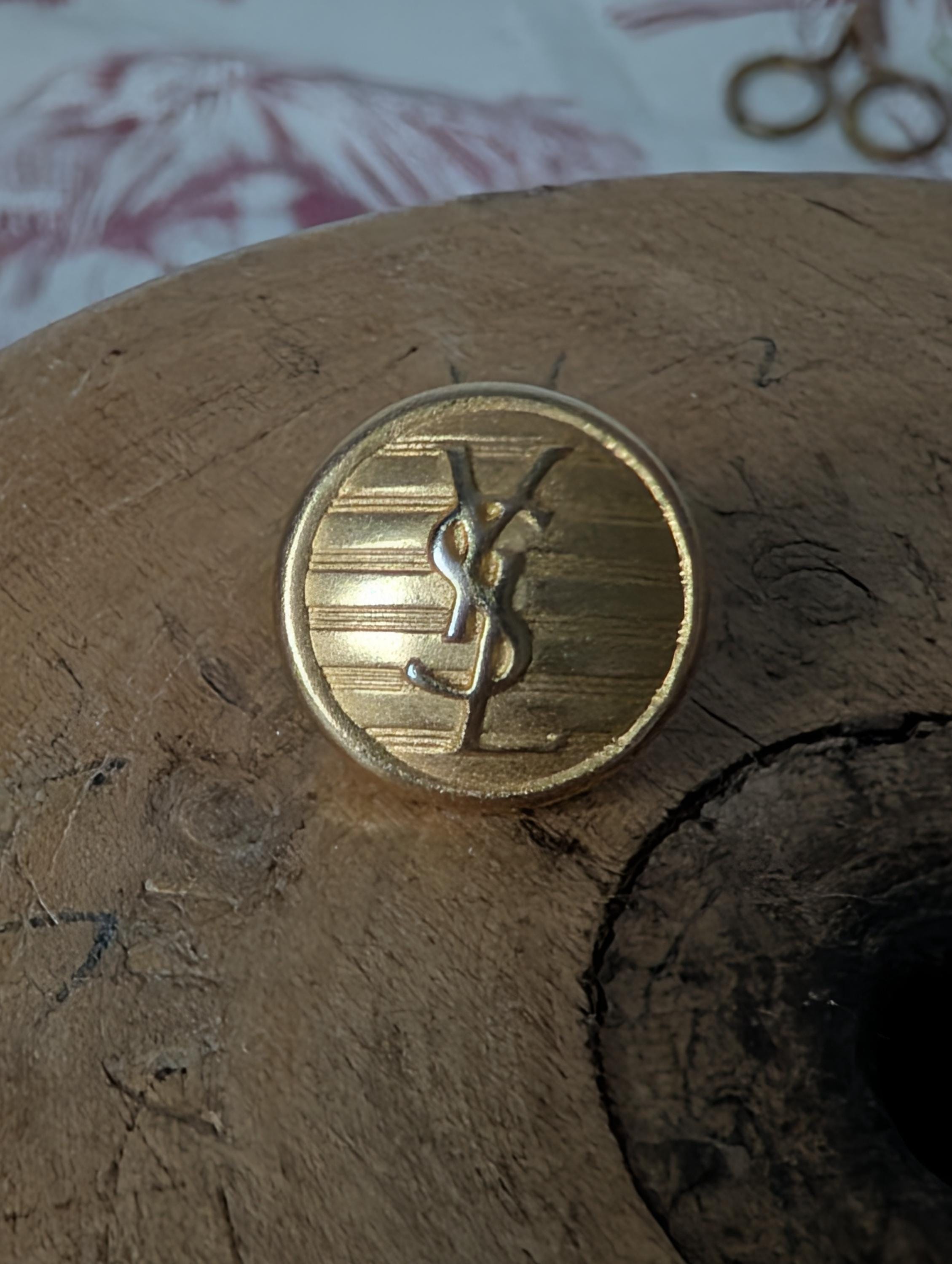 80s 90s Yves Saint Laurent イヴサンローラン 金ボタン Ysl Buttons - Etsy