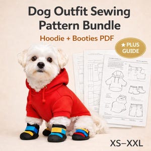 Może przedstawiać: Mały biały pies w czerwonej bluzie z kapturem i kolorowych butach. Pies siedzi obok arkuszy wzorów szycia. Tekst na zdjęciu brzmi "Dog Outfit Sewing Pattern Bundle Hoodie + Booties PDF" i "XS-XXL".