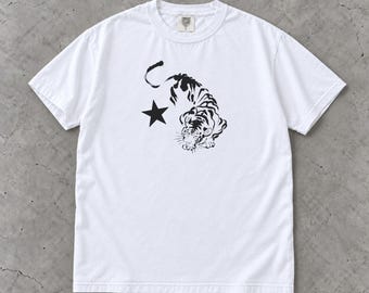 Comfort Colors® Starstruck Tiger T-Shirt, Unisex Oversized Streetwear Shirt, Y2K Graphic Tee