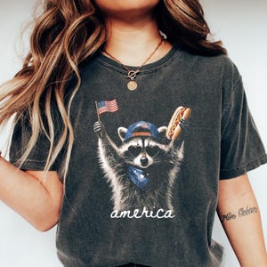 America Raccoon Hot Dog Shirt, Kids 4th of July Raccoon Shirt, Patriotic American Flag Tee, Women's Retro USA Animal T-Shirt