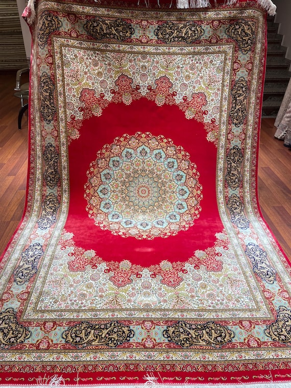7x10 ft Persian Silk Rug – Tabriz Inspired Medallion, Red Center, 170 Reeds High Density