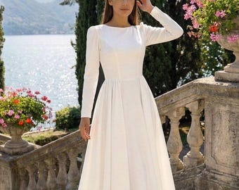 Abito da sposa in crêpe a maniche lunghe / Abito da sposa con scollo a barca / Abito da cerimonia civile modesto e minimalista