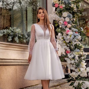 Robe de mariée en satin à manches perlées | Longueur courte, midi ou au sol | Cérémonie civile