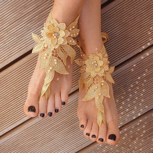 Sandalias descalzas, zapatos de boda en la playa, joyas para los pies, zapatos boho de encaje nupcial con flores 3D, alternativa de zapato de sandalias sin pies para bodas fugadas Champagne Gold