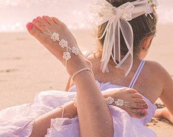 Sandalias de niña de las flores, sandalias descalzas para niños pequeños, trajes de mamá y yo, joyería de pie de bebé, boda en la playa, sandalias sin pies, boda descalza