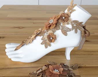 Strandhochzeits Fußschmuck, Sandalias descalzas de boda en la playa, zapatos de novia boho marrones, joyas de pies de tule nupcial, barfusssandalen de perlas de flores