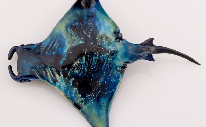 Hanging Glass Manta Ray Ornament, Lampwork Sea Life Sculpture, Ocean and Marine Life Art image 6