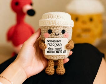 Bonita decoración de emociones positivas, taza de café de peluche de ganchillo, regalo para amantes del café, regalo divertido de espresso, decoración para amigos, regalo para ella