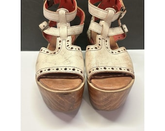 Bedstu Wedge Platform Sandals Whitewashed Distressed Wood Heel Women's Sz 8