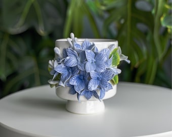 Taza de café artesanal con hortensia azul / Taza de cerámica con flor 3D / Taza de té floral de porcelana esculpida (regalo)