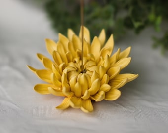 Porta incienso de cerámica de crisantemo amarillo hecho a mano/adorno floral de porcelana/decoración floral vintage para el hogar