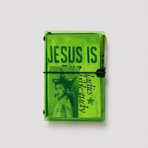 Transparante vinyl kaft voor dagboek, planner of notitieboekje in fluorescerend groen | Geschikt voor in een pocketformaat, A5, A6 en B6
