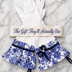 Elegant Blue Floral Reusable Dish Gloves: Eco-Friendly, Latex-Free